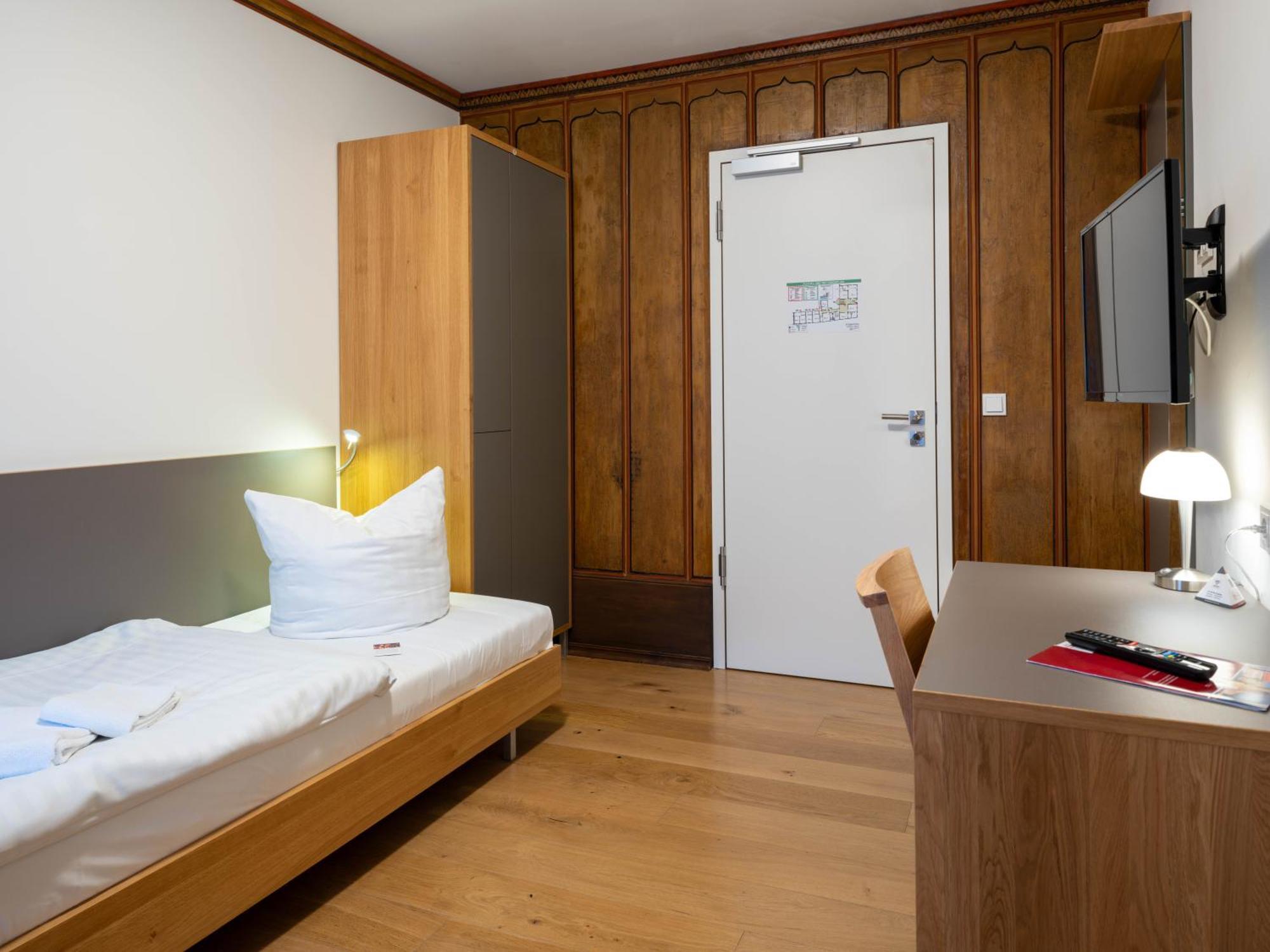 Gaestehaus Nikolai แอร์ฟวร์ท ภายนอก รูปภาพ